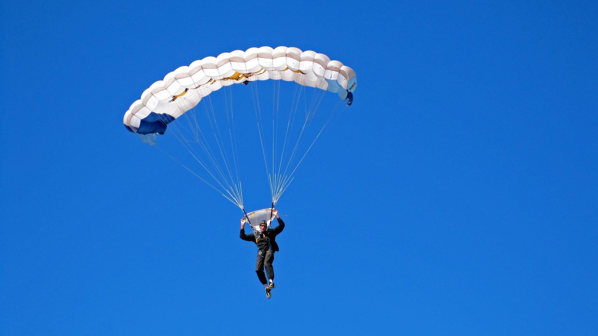 _城市轮滑巡游:时尚与运动的精彩融合_,城市轮滑客服电话